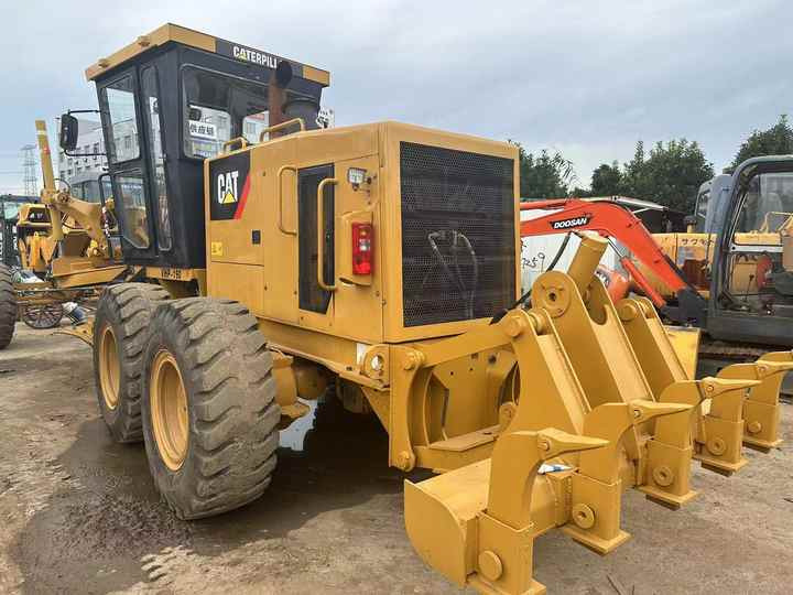 Used CAT 140K Land Road Motor Graer CAT140k Used Grader Cheap Price for Sale - Gréder: 3 kép. Used CAT 140K Land Road Motor Graer CAT140k Used Grader Cheap Price for Sale - Gréder: 3 kép.