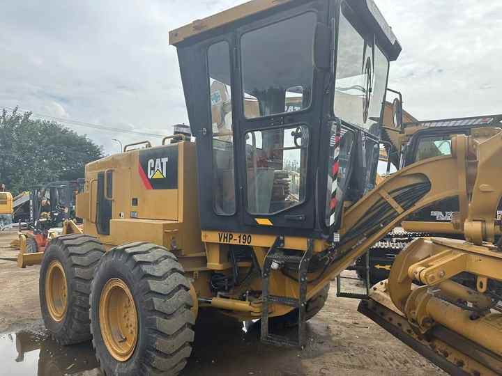 Used CAT 140K Land Road Motor Graer CAT140k Used Grader Cheap Price for Sale - Gréder: 5 kép. Used CAT 140K Land Road Motor Graer CAT140k Used Grader Cheap Price for Sale - Gréder: 5 kép.