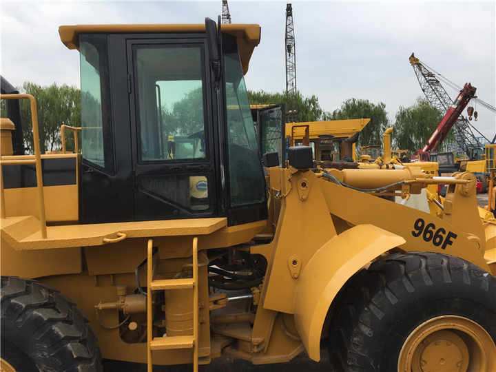 Used CAT 966f Wheel Loader Original Cat Construction Machine CAT 966f for Hot Sale Used Loader - Gumikerekes homlokrakodó: 2 kép. Used CAT 966f Wheel Loader Original Cat Construction Machine CAT 966f for Hot Sale Used Loader - Gumikerekes homlokrakodó: 2 kép.