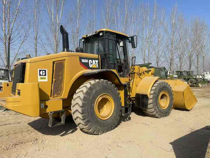 Used Caterpillar 966H Wheel Loader used cat966h loader Excellent Performance Good Condition For Sale - Gumikerekes homlokrakodó: 3 kép. Used Caterpillar 966H Wheel Loader used cat966h loader Excellent Performance Good Condition For Sale - Gumikerekes homlokrakodó: 3 kép.