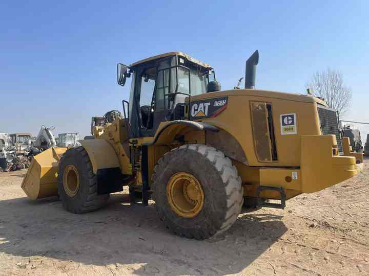 Used Caterpillar 966H Wheel Loader used cat966h loader Excellent Performance Good Condition For Sale - Gumikerekes homlokrakodó: 2 kép. Used Caterpillar 966H Wheel Loader used cat966h loader Excellent Performance Good Condition For Sale - Gumikerekes homlokrakodó: 2 kép.
