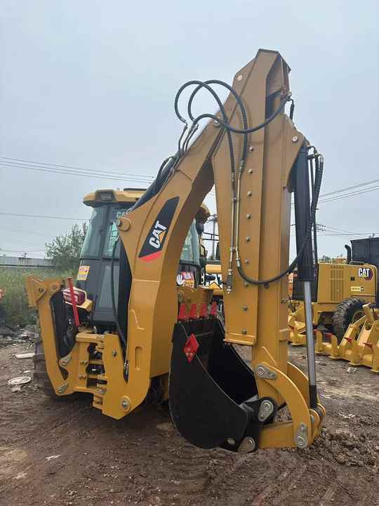 Used Caterpillar CAT 450F Retro Excavator CAT420F Cheap Price for Sale - Kotrórakodó: 3 kép. Used Caterpillar CAT 450F Retro Excavator CAT420F Cheap Price for Sale - Kotrórakodó: 3 kép.