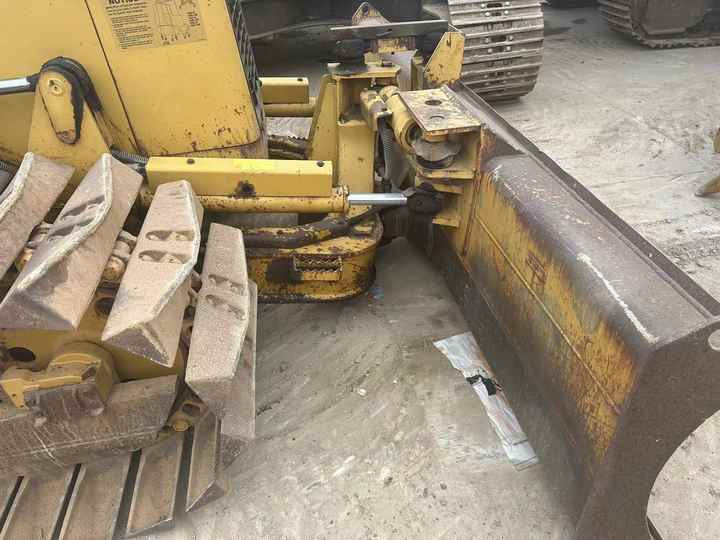 Used Caterpillar CAT D3G Land Road Motor Bulldozer CAT Used Grader Cheap Price for Sale - Buldózer: 4 kép. Used Caterpillar CAT D3G Land Road Motor Bulldozer CAT Used Grader Cheap Price for Sale - Buldózer: 4 kép.