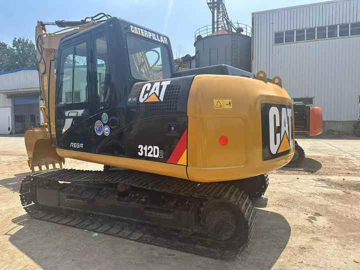 Used Caterpillar Cat312D2 Excavator Original Japan Heavy Machinery Caterpillar 312D2 Excavator for Sale - Lánctalpas kotró: 4 kép. Used Caterpillar Cat312D2 Excavator Original Japan Heavy Machinery Caterpillar 312D2 Excavator for Sale - Lánctalpas kotró: 4 kép.