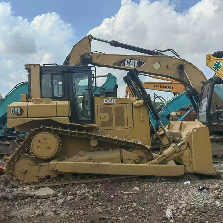 Used Caterpillar D6R Boutique Bulldozer in Running Working Condition Hot Sale Good Condition USD D6R D8R D9R D10R in Stock - Buldózer: 1 kép. Used Caterpillar D6R Boutique Bulldozer in Running Working Condition Hot Sale Good Condition USD D6R D8R D9R D10R in Stock - Buldózer: 1 kép.