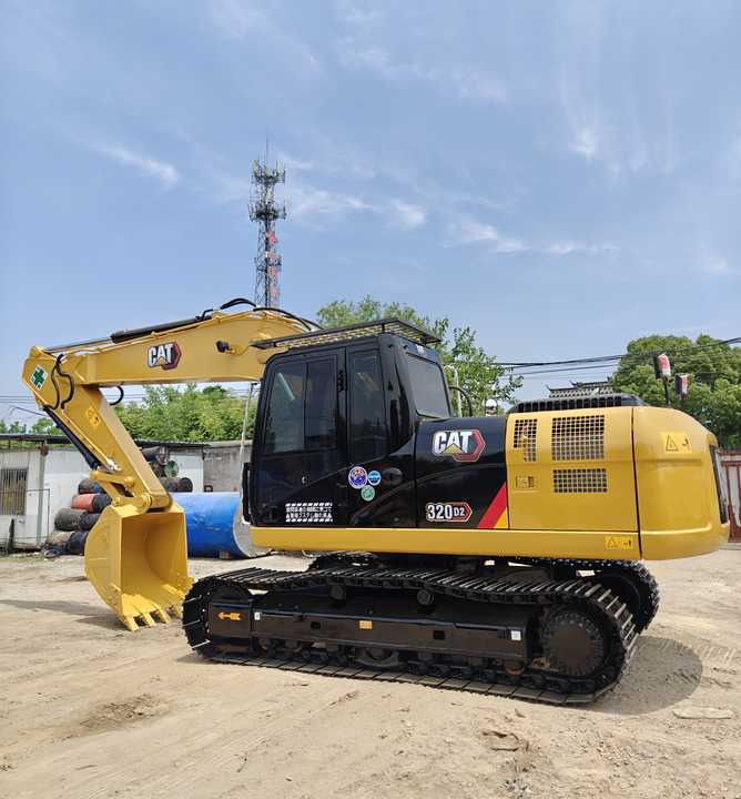 Used Digger CAT 320GC Construction Machinery Construction Digger Used CAT 320GC Cheap Excavator - Lánctalpas kotró: 3 kép. Used Digger CAT 320GC Construction Machinery Construction Digger Used CAT 320GC Cheap Excavator - Lánctalpas kotró: 3 kép.