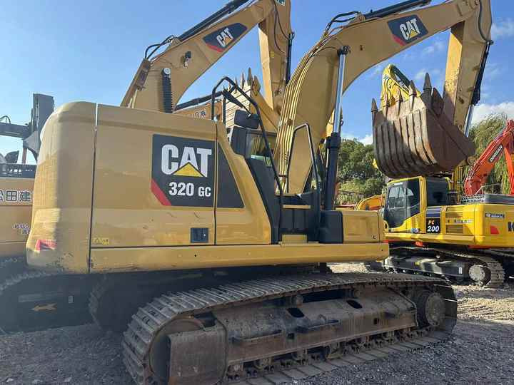 Used Digger CAT 320GC Construction Machinery Construction Digger Used CAT 320GC Cheap Excavator - Lánctalpas kotró: 2 kép. Used Digger CAT 320GC Construction Machinery Construction Digger Used CAT 320GC Cheap Excavator - Lánctalpas kotró: 2 kép.