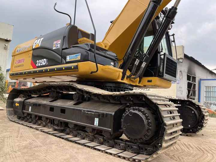 Used Digger CAT 325DL Construction Machinery Construction Digger Used CAT 325DL Cheap Excavator - Lánctalpas kotró: 3 kép. Used Digger CAT 325DL Construction Machinery Construction Digger Used CAT 325DL Cheap Excavator - Lánctalpas kotró: 3 kép.