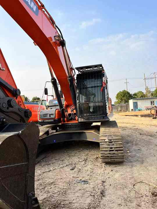Lánctalpas kotró Used Digger DOOSAN DX300 Construction Machinery Construction Digger Used DOOSAN DX300 Cheap Excavator: 6 kép.