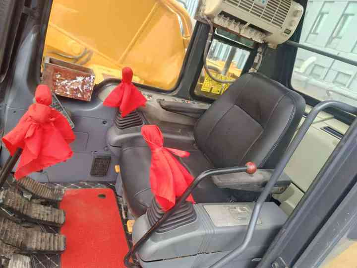 Used Digger DOOSAN DX55 Construction Machinery Construction Digger Used DOOSAN DX55 Cheap Excavator - Lánctalpas kotró: 5 kép. Used Digger DOOSAN DX55 Construction Machinery Construction Digger Used DOOSAN DX55 Cheap Excavator - Lánctalpas kotró: 5 kép.