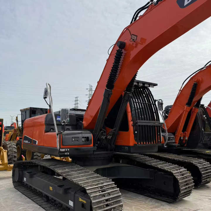 Used Digger Doosan DX225LC-9T Construction Machinery Construction Digger Used Doosan DX225LC-9T Cheap Excavator - Lánctalpas kotró: 1 kép. Used Digger Doosan DX225LC-9T Construction Machinery Construction Digger Used Doosan DX225LC-9T Cheap Excavator - Lánctalpas kotró: 1 kép.