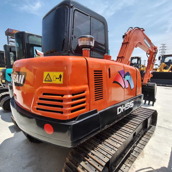 Used Digger Doosan Dh55 Construction Machinery Construction Digger Used Doosan Dh55 Cheap Excavator - Lánctalpas kotró: 1 kép. Used Digger Doosan Dh55 Construction Machinery Construction Digger Used Doosan Dh55 Cheap Excavator - Lánctalpas kotró: 1 kép.