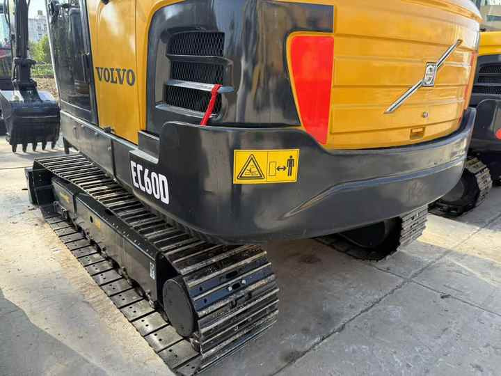 Used Digger VOLVO EC60D Construction Machinery Construction Digger Used VOLVO EC60D Cheap Excavator - Minikotró: 2 kép. Used Digger VOLVO EC60D Construction Machinery Construction Digger Used VOLVO EC60D Cheap Excavator - Minikotró: 2 kép.