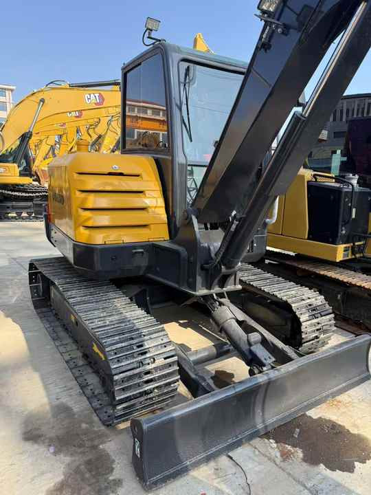 Used Digger VOLVO EC60D Construction Machinery Construction Digger Used VOLVO EC60D Cheap Excavator - Minikotró: 5 kép. Used Digger VOLVO EC60D Construction Machinery Construction Digger Used VOLVO EC60D Cheap Excavator - Minikotró: 5 kép.
