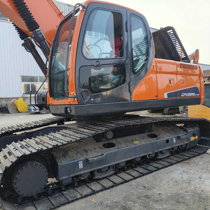 Used Excavator Doosan DX225LC-9 Excavators Mini Equipment Earth Moving Machinery Doosan Digger Excavator for Sale - Lánctalpas kotró: 2 kép. Used Excavator Doosan DX225LC-9 Excavators Mini Equipment Earth Moving Machinery Doosan Digger Excavator for Sale - Lánctalpas kotró: 2 kép.