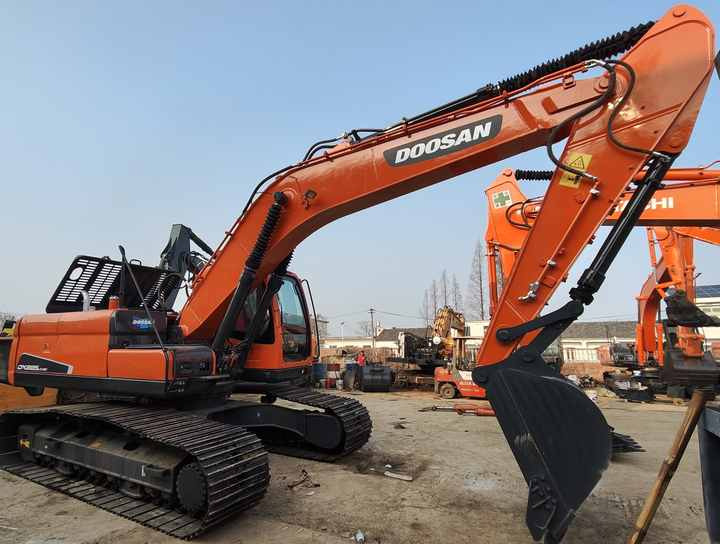 Used Excavator Doosan DX225LC-9 Excavators Mini Equipment Earth Moving Machinery Doosan Digger Excavator for Sale - Lánctalpas kotró: 4 kép. Used Excavator Doosan DX225LC-9 Excavators Mini Equipment Earth Moving Machinery Doosan Digger Excavator for Sale - Lánctalpas kotró: 4 kép.