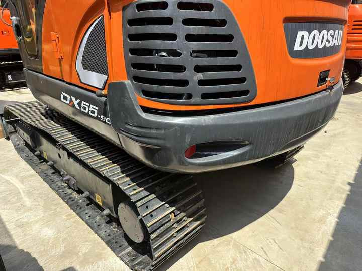 Used Excavator Doosan DX55 Excavators Mini Equipment Earth Moving Machinery Doosan Digger Excavator for Sale - Lánctalpas kotró: 4 kép. Used Excavator Doosan DX55 Excavators Mini Equipment Earth Moving Machinery Doosan Digger Excavator for Sale - Lánctalpas kotró: 4 kép.