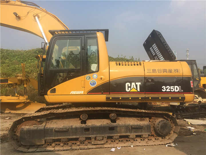 Used Excavator Machine CAT 325DL Construction Good Efficient Used Machinery Caterpillar Used CAT 325DL Excavators - Gumikerekes kotró: 2 kép. Used Excavator Machine CAT 325DL Construction Good Efficient Used Machinery Caterpillar Used CAT 325DL Excavators - Gumikerekes kotró: 2 kép.