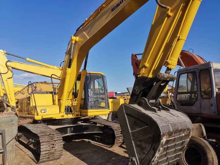 Used Good Quality Japan Original PC200-6 in Good Condition PC200-6 Komatsu - Lánctalpas kotró: 4 kép. Used Good Quality Japan Original PC200-6 in Good Condition PC200-6 Komatsu - Lánctalpas kotró: 4 kép.