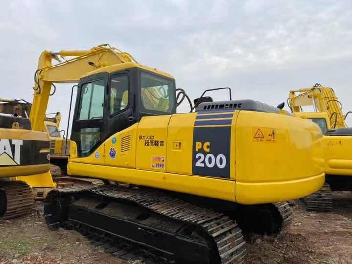 Used Good Quality Japan Original PC200-7 in Good Condition PC200-7 Komatsu - Lánctalpas kotró: 2 kép. Used Good Quality Japan Original PC200-7 in Good Condition PC200-7 Komatsu - Lánctalpas kotró: 2 kép.