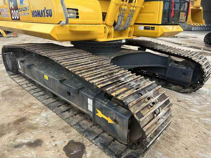 Used Good Quality Japan Original PC200-8 in Good Condition PC200-8 Komatsu - Lánctalpas kotró: 5 kép. Used Good Quality Japan Original PC200-8 in Good Condition PC200-8 Komatsu - Lánctalpas kotró: 5 kép.