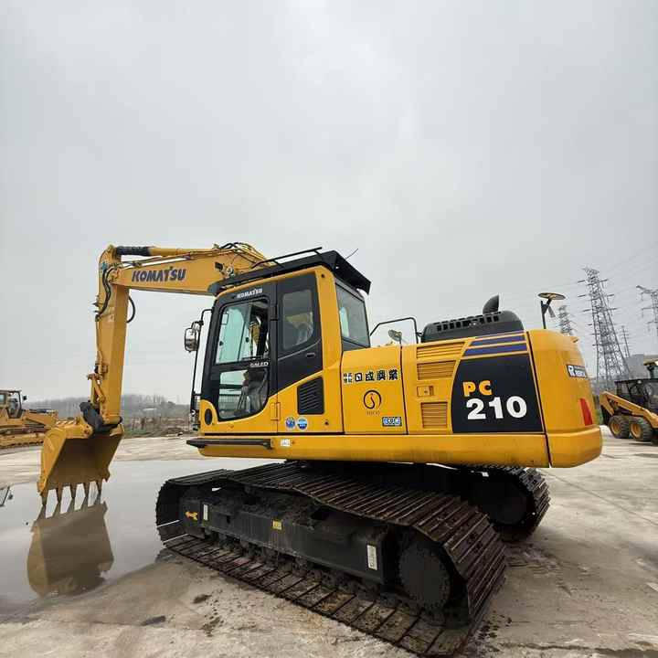 Used Good Quality Japan Original PC210-8 in Good Condition PC210-8 Komatsu - Lánctalpas kotró: 5 kép. Used Good Quality Japan Original PC210-8 in Good Condition PC210-8 Komatsu - Lánctalpas kotró: 5 kép.