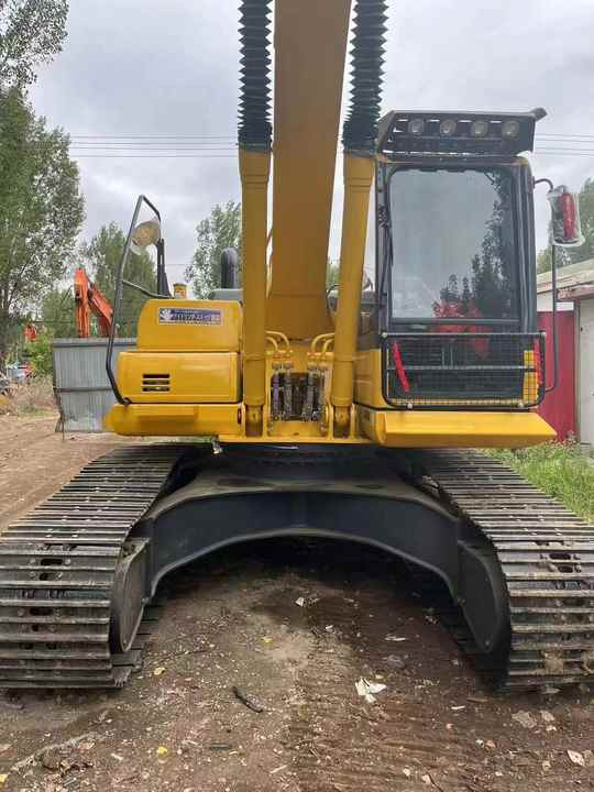 Used Good Quality Japan Original PC220-8 in Good Condition PC220-8 Komatsu - Lánctalpas kotró: 2 kép. Used Good Quality Japan Original PC220-8 in Good Condition PC220-8 Komatsu - Lánctalpas kotró: 2 kép.