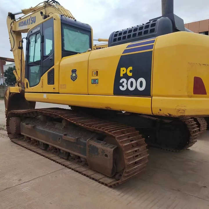 Used Good Quality Japan Original PC300-8 in Good Condition PC300-8 Komatsu - Lánctalpas kotró: 1 kép. Used Good Quality Japan Original PC300-8 in Good Condition PC300-8 Komatsu - Lánctalpas kotró: 1 kép.