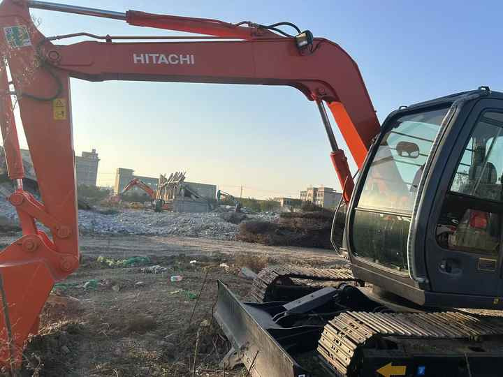 Used HITACHI ZX70 Model Mini Excavator Second Hand Machine Popular Brand Japan Hitachi Hydraulic Machinery - Kotrógép: 2 kép. Used HITACHI ZX70 Model Mini Excavator Second Hand Machine Popular Brand Japan Hitachi Hydraulic Machinery - Kotrógép: 2 kép.