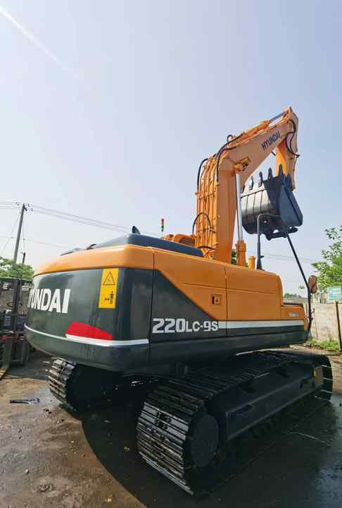 Used HYUNDAI R220-9S New Model Excavator Second Hand Machine Popular Brand Korean hyundai Hydraulic Machinery - Kotrógép: 5 kép. Used HYUNDAI R220-9S New Model Excavator Second Hand Machine Popular Brand Korean hyundai Hydraulic Machinery - Kotrógép: 5 kép.