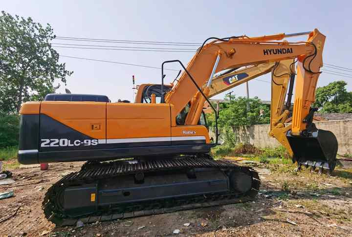 Used HYUNDAI R220-9S New Model Excavator Second Hand Machine Popular Brand Korean hyundai Hydraulic Machinery - Kotrógép: 4 kép. Used HYUNDAI R220-9S New Model Excavator Second Hand Machine Popular Brand Korean hyundai Hydraulic Machinery - Kotrógép: 4 kép.