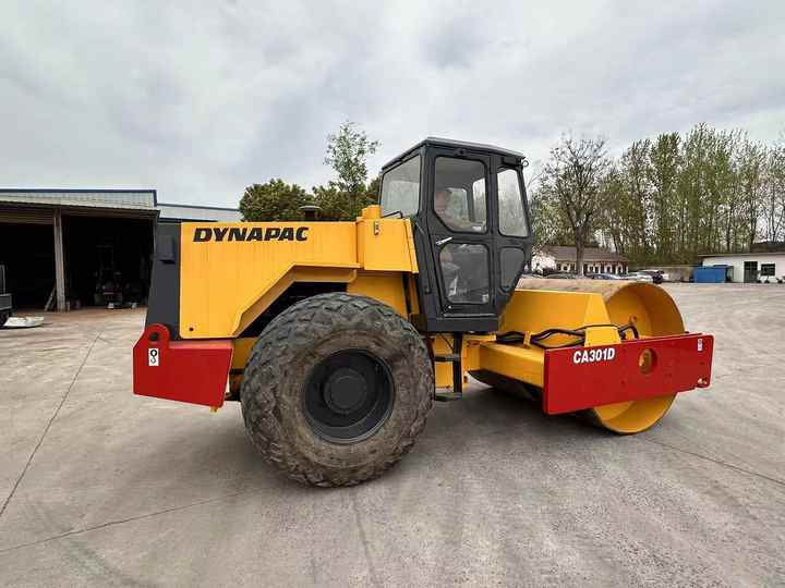 Used Heavy Construction Equipment Dynapac Ca301d Second Hand Road Rollers Used Machine Hot Sale - Úthenger: 5 kép. Used Heavy Construction Equipment Dynapac Ca301d Second Hand Road Rollers Used Machine Hot Sale - Úthenger: 5 kép.