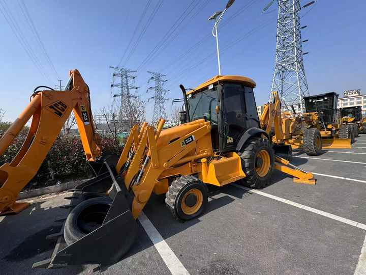 Used Hydraulic Backhoe Loader JCB3CX 7t in Good Condition Cheap Price in Stock Jcb 3cx 4cx 4cx Loader in Hefei for Sale - Kotrórakodó: 5 kép. Used Hydraulic Backhoe Loader JCB3CX 7t in Good Condition Cheap Price in Stock Jcb 3cx 4cx 4cx Loader in Hefei for Sale - Kotrórakodó: 5 kép.