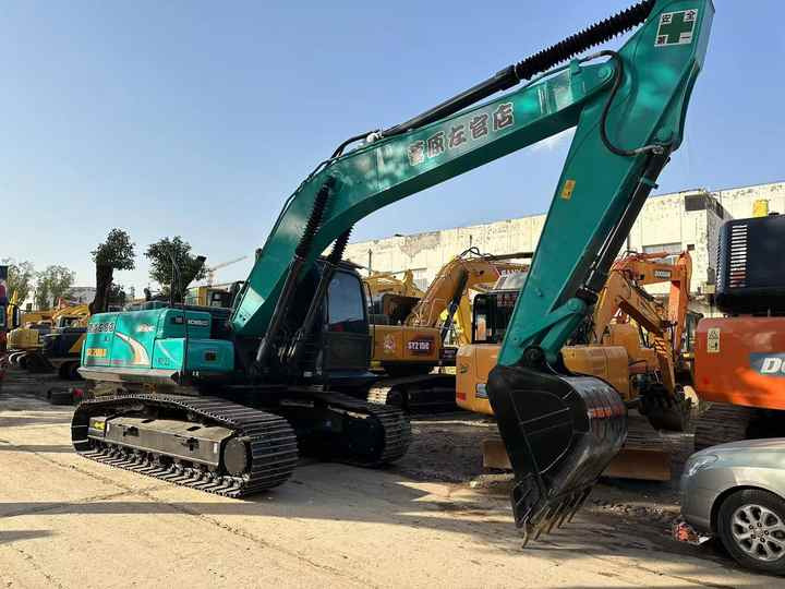 Used Japan Kobelco SK200-8 Crawler Excavator New Arrival Earth-moving Machine for Sale - Lánctalpas kotró: 5 kép. Used Japan Kobelco SK200-8 Crawler Excavator New Arrival Earth-moving Machine for Sale - Lánctalpas kotró: 5 kép.