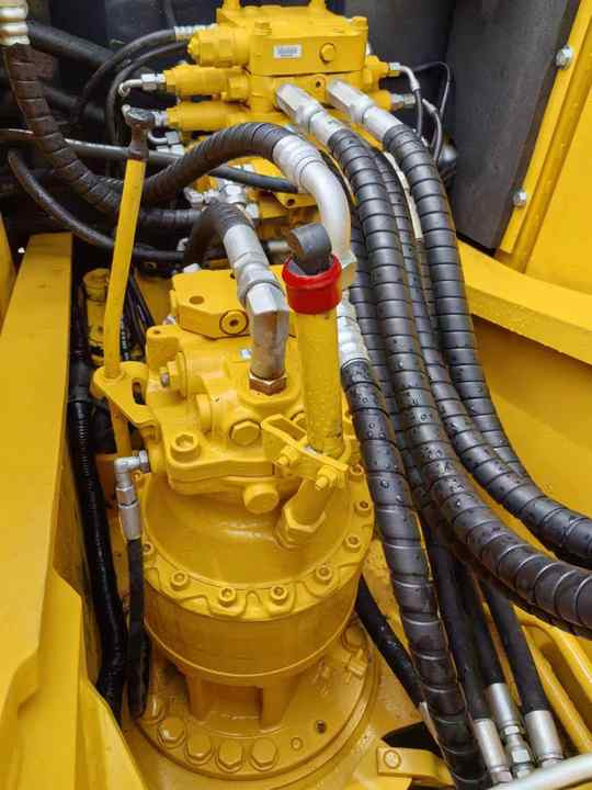Used Komatsu PC160 Crawler Hydraulic High Performance Digger Excavator Construction Machinery Used Machinery for Sale - Kotrógép: 5 kép. Used Komatsu PC160 Crawler Hydraulic High Performance Digger Excavator Construction Machinery Used Machinery for Sale - Kotrógép: 5 kép.