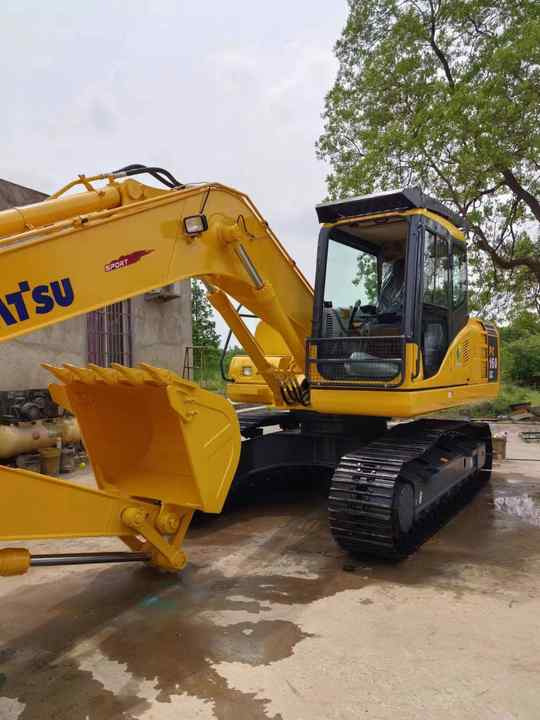 Used Komatsu PC160 Crawler Hydraulic High Performance Digger Excavator Construction Machinery Used Machinery for Sale - Kotrógép: 4 kép. Used Komatsu PC160 Crawler Hydraulic High Performance Digger Excavator Construction Machinery Used Machinery for Sale - Kotrógép: 4 kép.