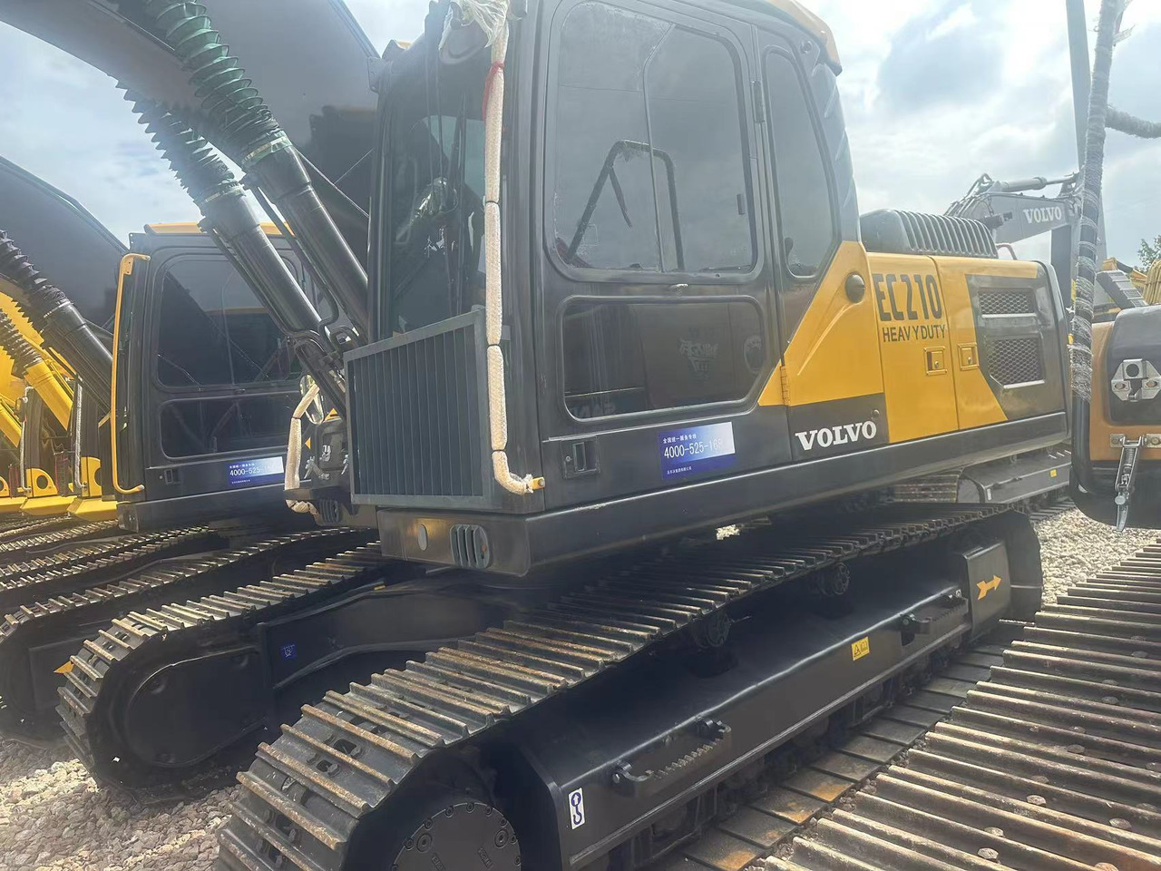 Used VOLVO EC210 Excavator Efficient Heavy Construction Equipment with Original Engine Second Hand Crawler Excavator - Kotrógép: 4 kép. Used VOLVO EC210 Excavator Efficient Heavy Construction Equipment with Original Engine Second Hand Crawler Excavator - Kotrógép: 4 kép.