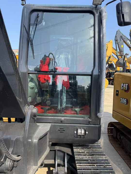 Used volvo Ec60 Mini 6tons Excavator in Stock for Sale Excellent Condition volvo Ec60 Ec140 Excavator Low Working Hours - Kotrógép: 3 kép. Used volvo Ec60 Mini 6tons Excavator in Stock for Sale Excellent Condition volvo Ec60 Ec140 Excavator Low Working Hours - Kotrógép: 3 kép.