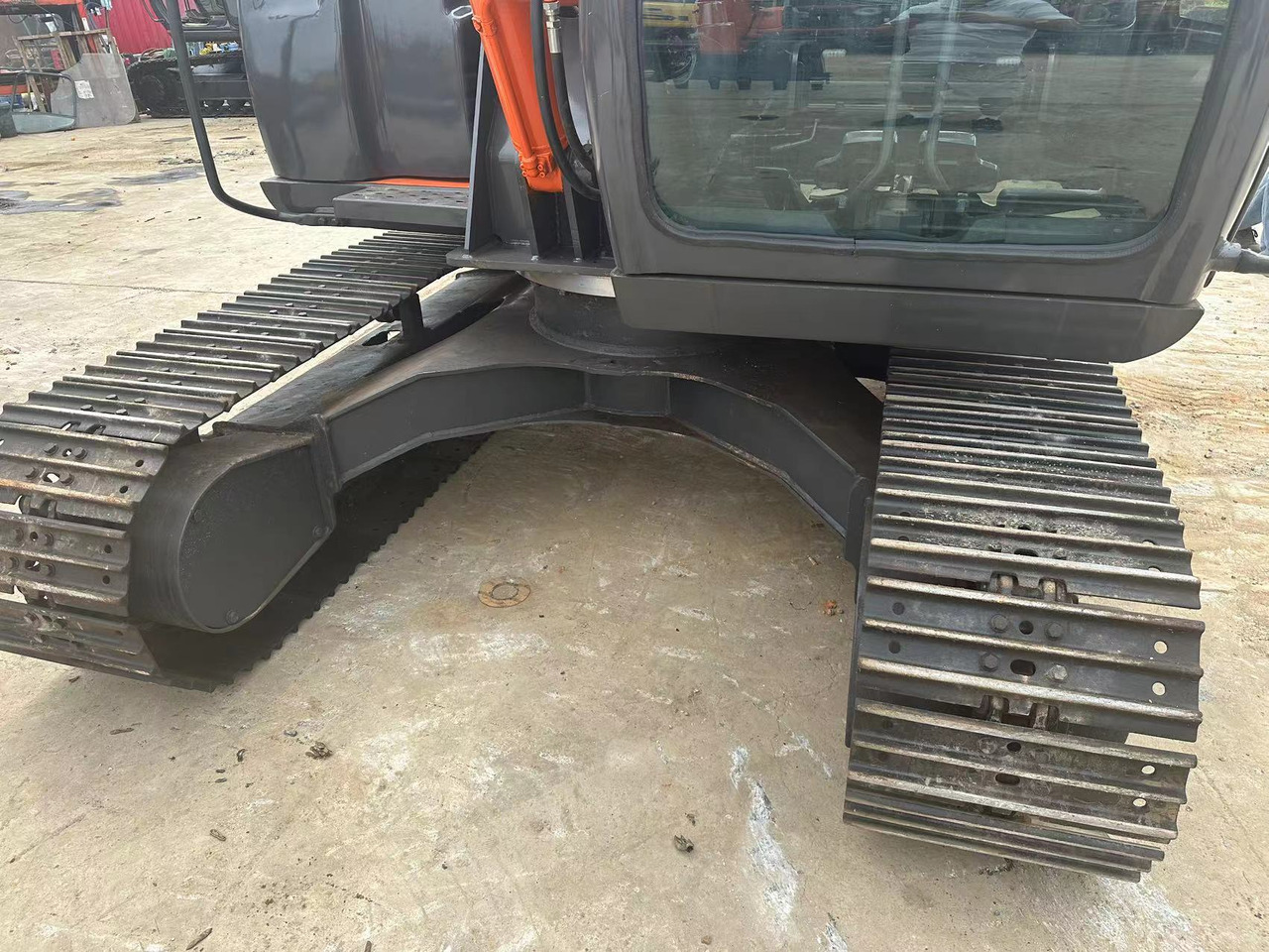 Minikotró second-hand excavator HITACHI ZX70 mini: 6 kép. Minikotró second-hand excavator HITACHI ZX70 mini: 6 kép.