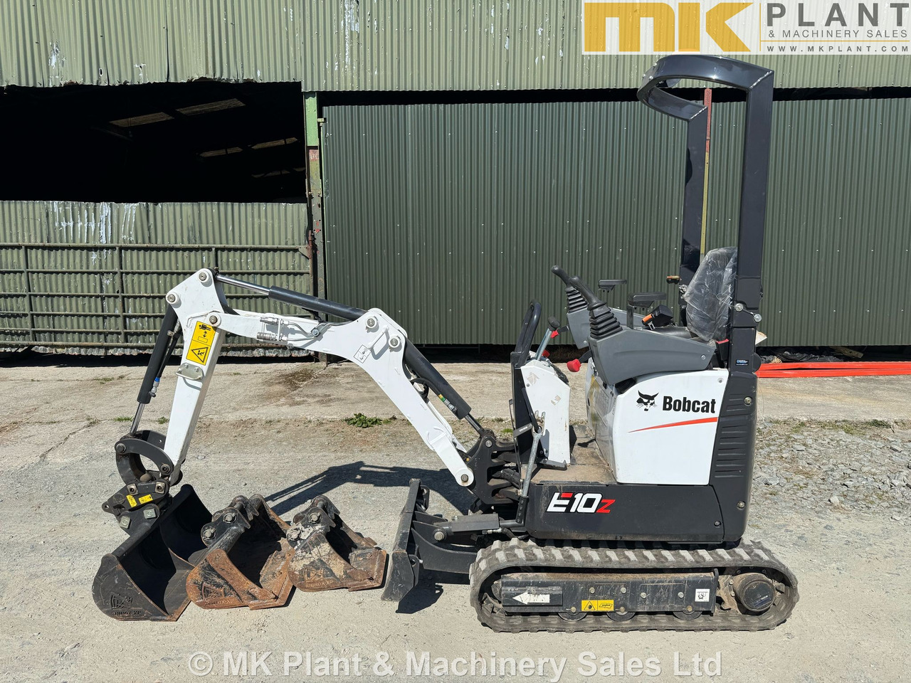 BOBCAT E10Z - Gumikerekes kotró: 1 kép. BOBCAT E10Z - Gumikerekes kotró: 1 kép.