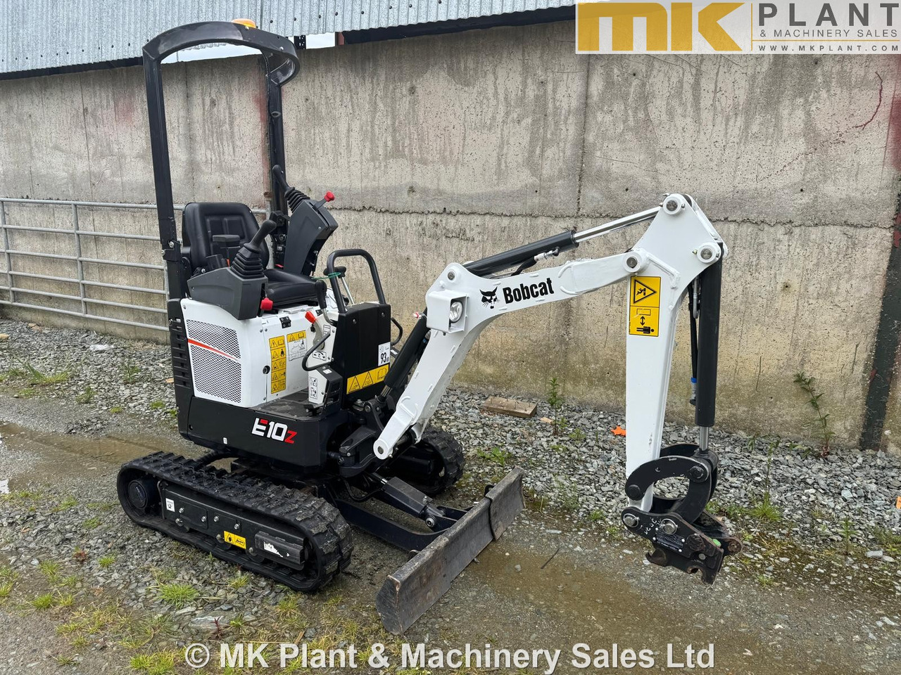 BOBCAT E10Z - Minikotró: 1 kép. BOBCAT E10Z - Minikotró: 1 kép.