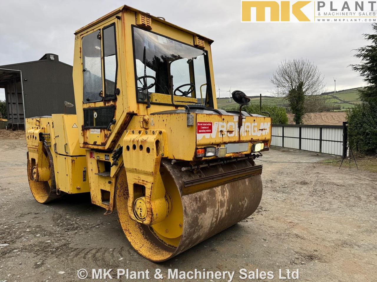 BOMAG BW161AD-2 - Henger: 5 kép. BOMAG BW161AD-2 - Henger: 5 kép.