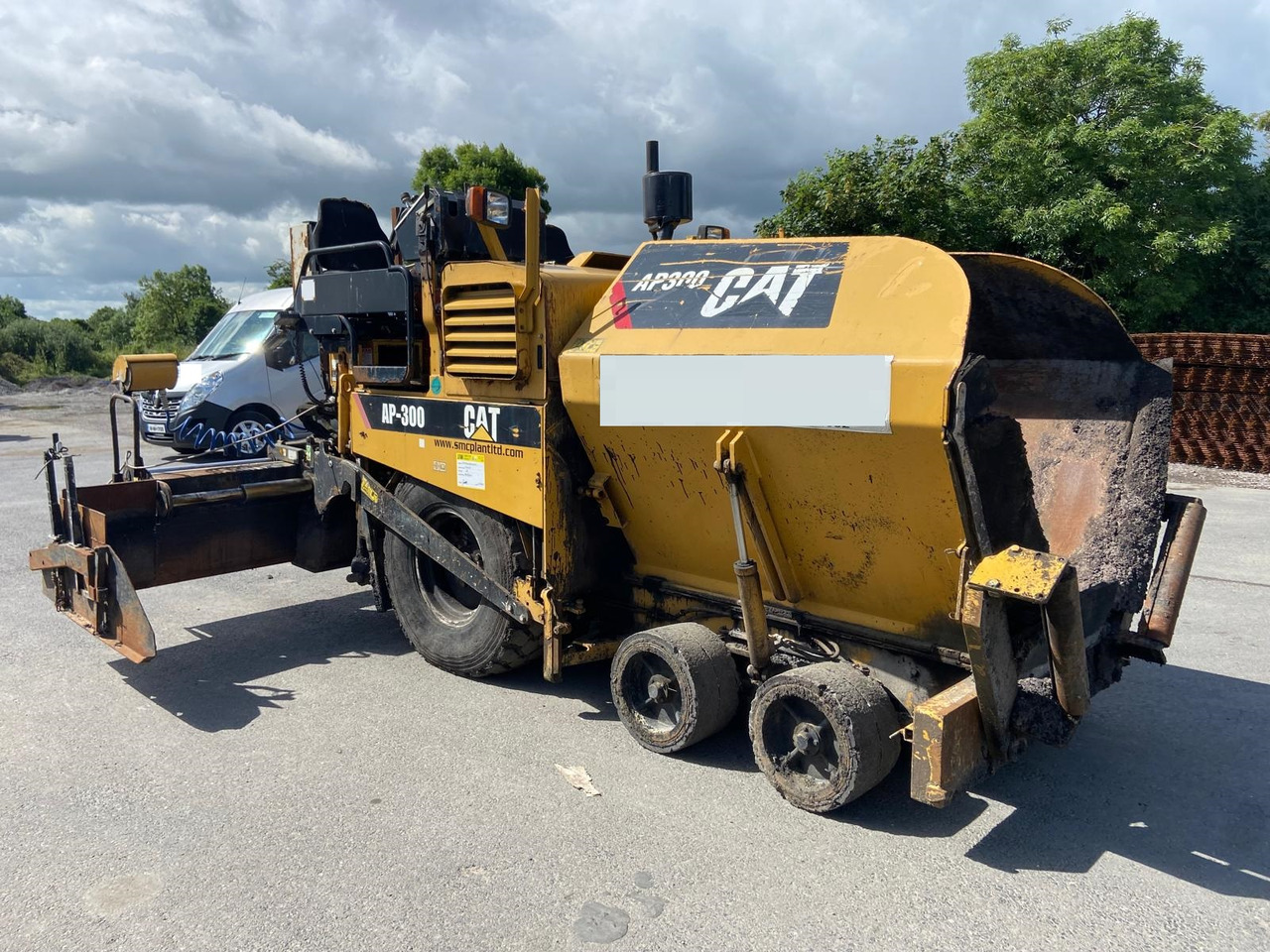 CATERPILLAR AP300 - Kotrógép: 4 kép. CATERPILLAR AP300 - Kotrógép: 4 kép.