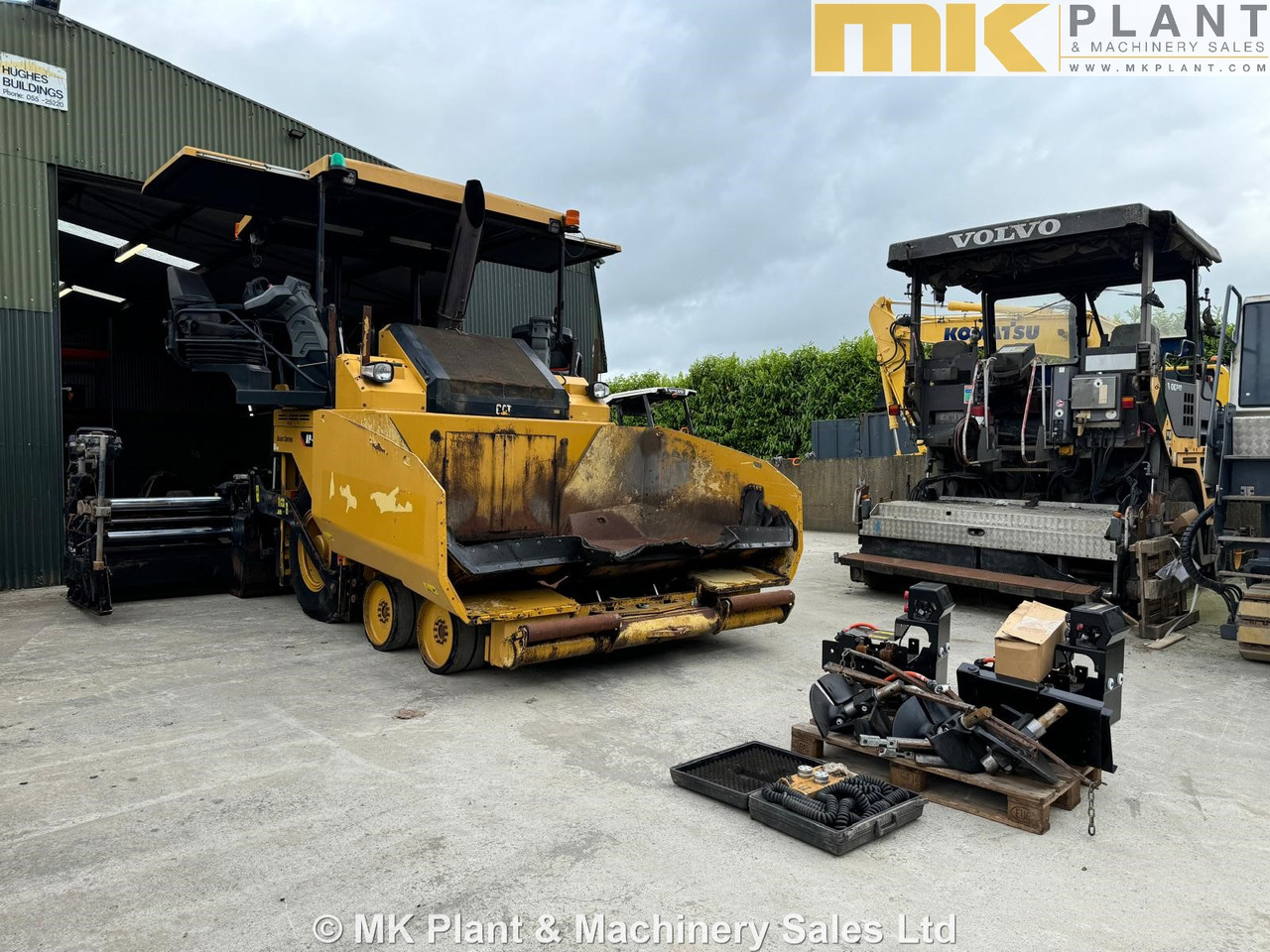 CATERPILLAR AP500F - Útburkológép: 1 kép. CATERPILLAR AP500F - Útburkológép: 1 kép.