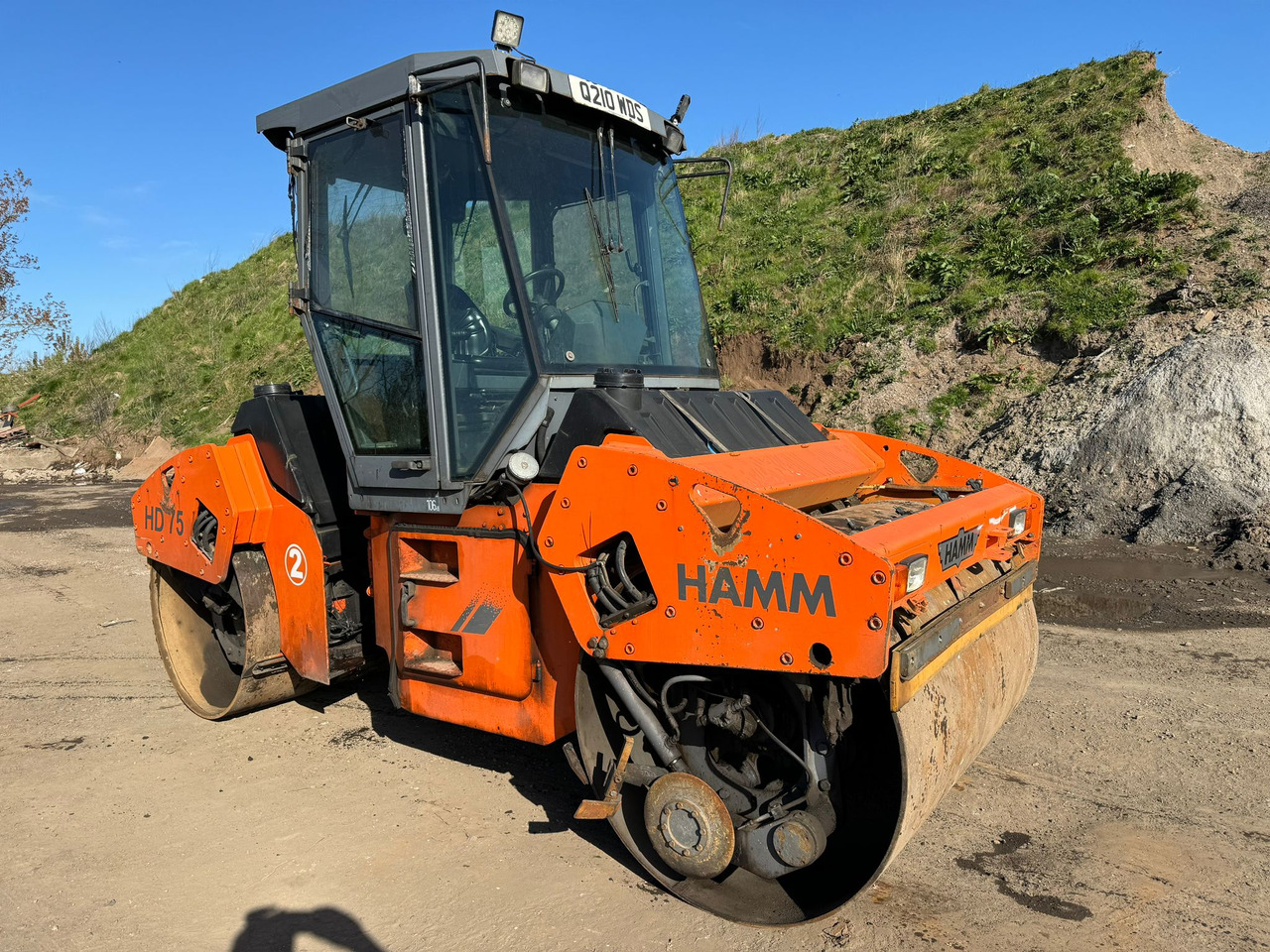 HAMM HD75 - Úthenger: 1 kép. HAMM HD75 - Úthenger: 1 kép.