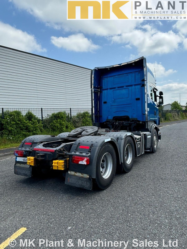 SCANIA R620 6x4 Manual Left Hand Drive / Rear Air Suspension - Nyergesvontató: 5 kép. SCANIA R620 6x4 Manual Left Hand Drive / Rear Air Suspension - Nyergesvontató: 5 kép.