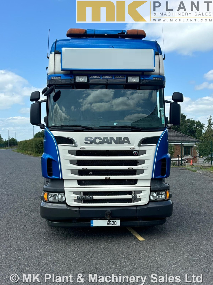 SCANIA R620 6x4 Manual Left Hand Drive / Rear Air Suspension - Nyergesvontató: 2 kép. SCANIA R620 6x4 Manual Left Hand Drive / Rear Air Suspension - Nyergesvontató: 2 kép.