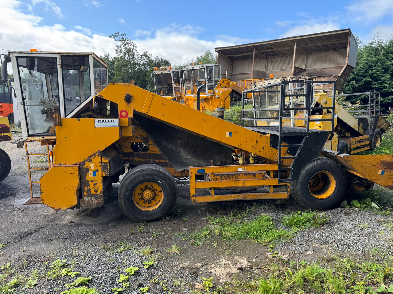 Phoenix - Aszfaltozó gép: 2 kép. Phoenix - Aszfaltozó gép: 2 kép.