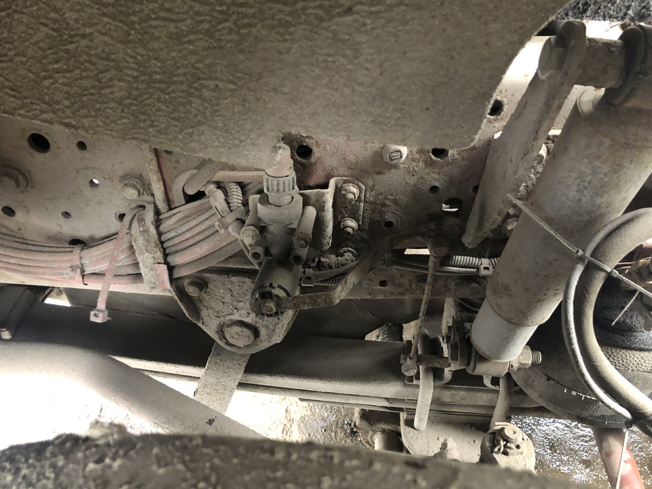 IVECO EuroTech 180E34 - Alvaz teherautó: 5 kép. IVECO EuroTech 180E34 - Alvaz teherautó: 5 kép.