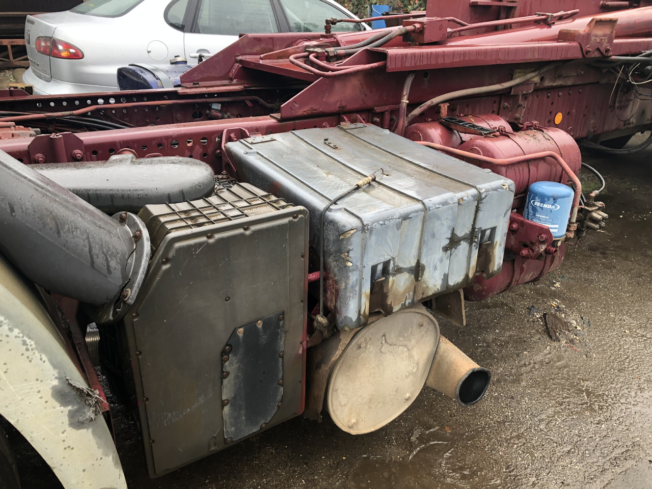 IVECO EuroTech 180E34 - Alvaz teherautó: 4 kép. IVECO EuroTech 180E34 - Alvaz teherautó: 4 kép.